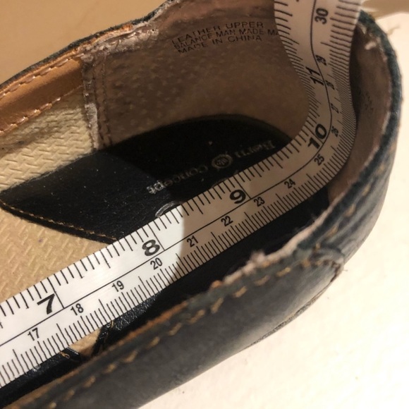 Mary Jane’s size 8 - Picture 9 of 9